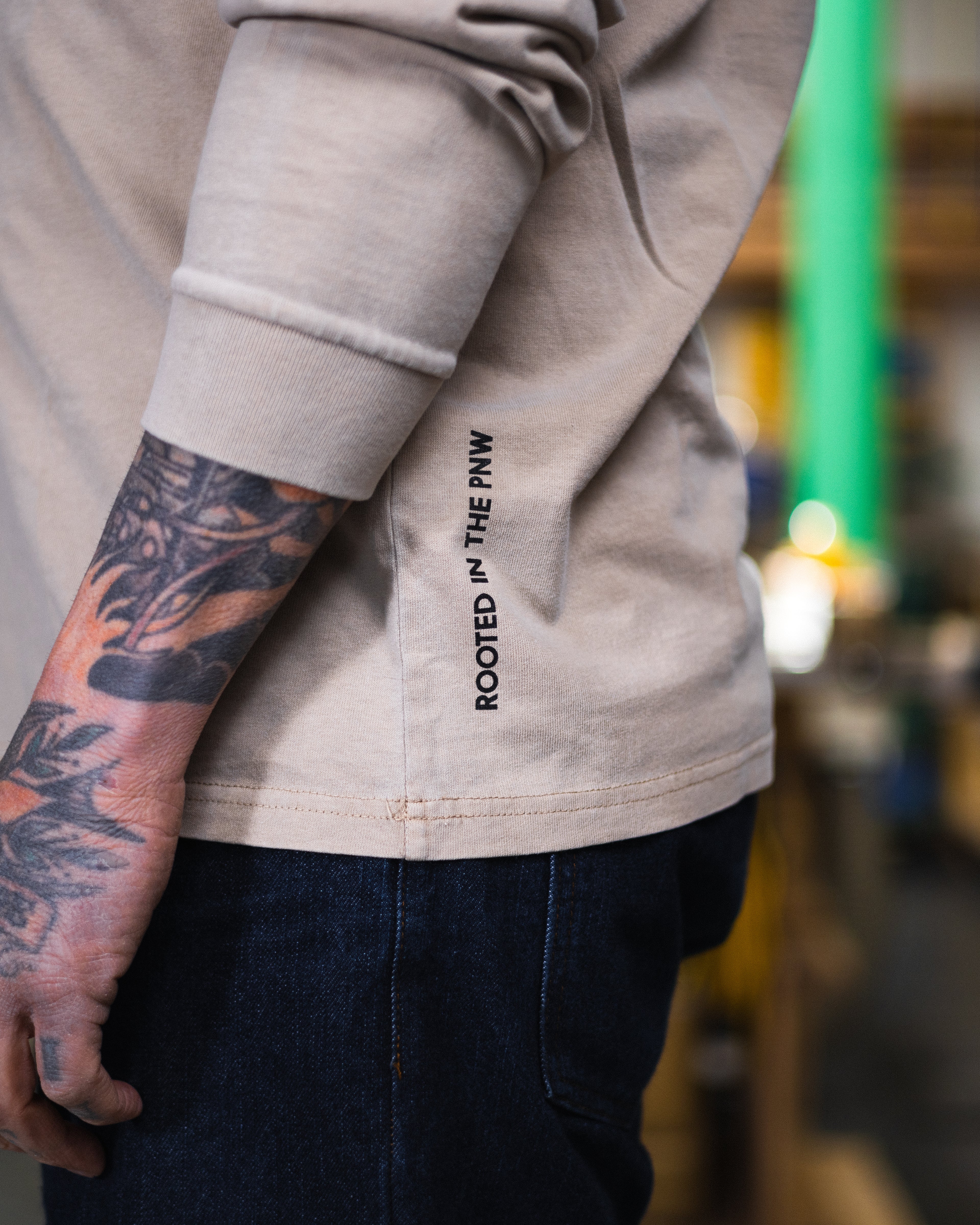 Micro Cedar Premium L/S T - Sand